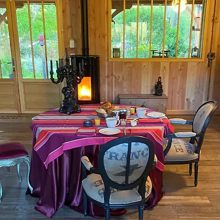 D'hotes Sous La Canopee 住宿加早餐酒店 3*
