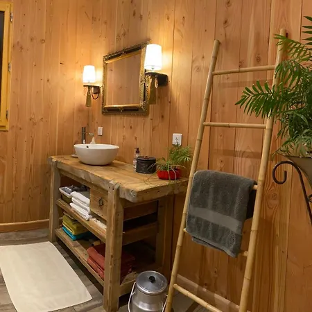 D'hotes Sous La Canopee 住宿加早餐酒店 3*