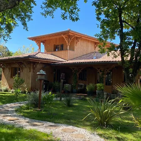 D'hotes Sous La Canopee Bed and Breakfast 3*